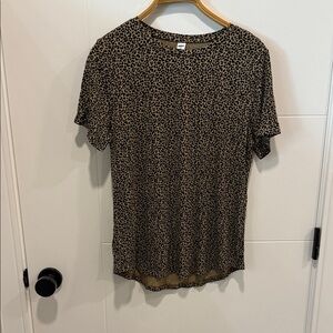 Old Navy Leopard Print Short Sleeve Tee size medium NWT